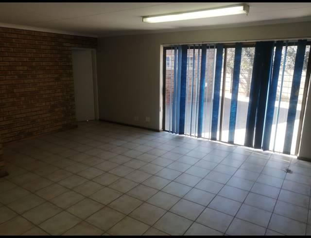 2,474M² WAREHOUSE FOR SALE IN NEW ERA